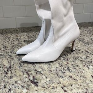 Stuart Weitzman White Heeled Boots with Pointed Toe and High Heel